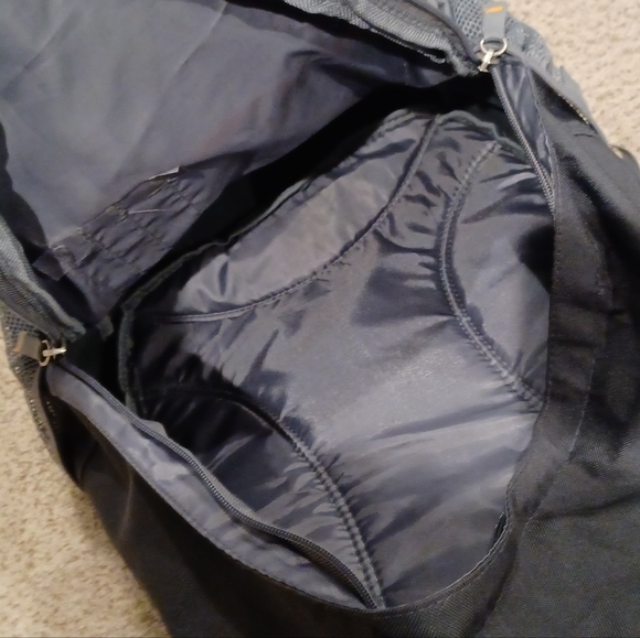 Embark Backpack - Picture 7 of 8